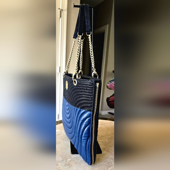 Henri Bendel No. 7 Blue Quilted Leather Expandable Zipper Shoulder Bag NWOT - Picture 4 of 16